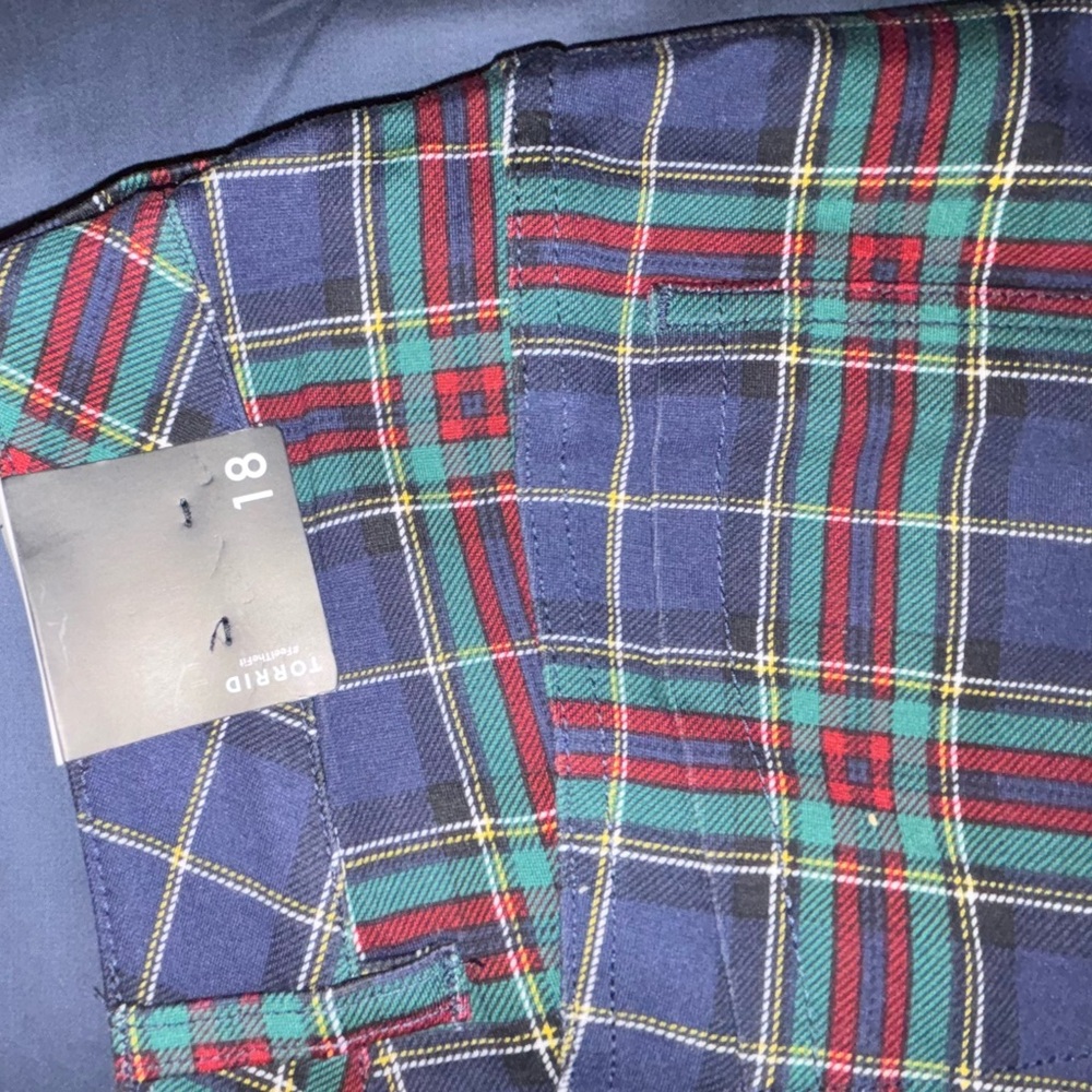 Torrid Multicolor Plaid trousers - Picture 4 of 5